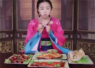 张含韵不理绯闻「放开吃」 自侃:蹭热度