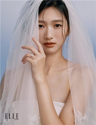 图片来源:《ELLE》国际中文版杂志