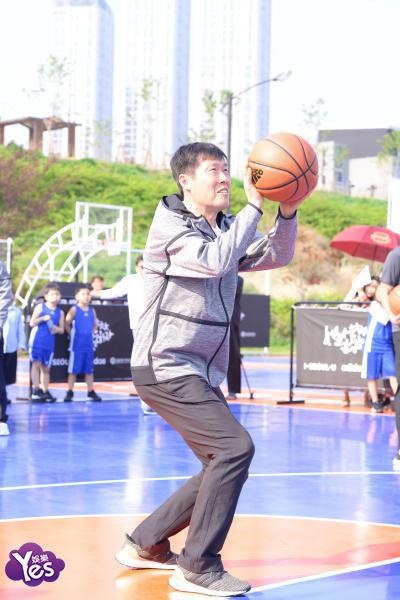 〈Yes 首尔现场〉Apink孙娜恩参加Adidas公益活动 一身运动劲装打篮球