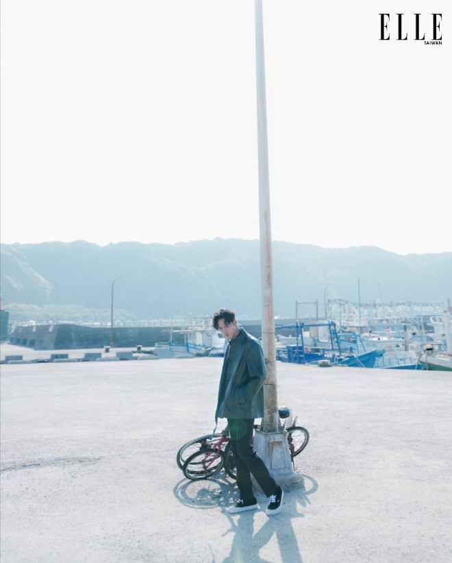 ELLE 10月号封面之星 阮经天 　　THE GIFT OF TIME 时间教会我的事