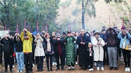 新剧开拍，孙俪乐如少女 陈晓帅出新高度