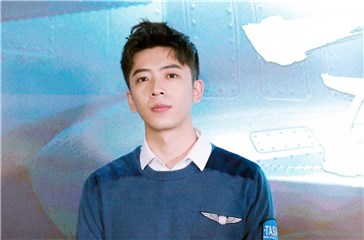 韩明霖饰演陈翔宇