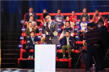 何猷君以惊艳成绩拔得头筹脱颖而出