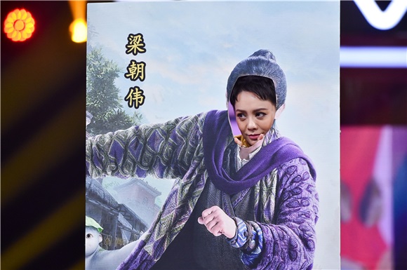 宁静《王牌对王牌》霸气美貌气场足 变身「梁朝伟」现场「牵手」刘嘉玲