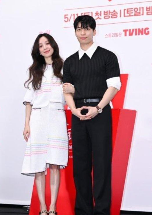郑丽媛自认拍出「个人代表作」!魏化儁不惧接档《泪之女王》誓言当小鲜肉代名词