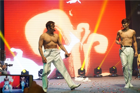 王维德、麦德罗演唱会