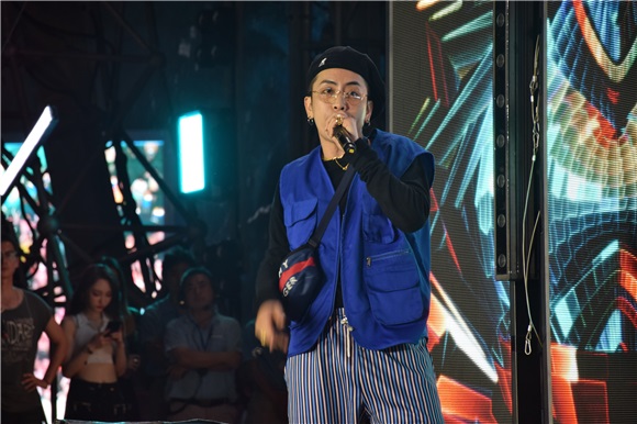 长隆水上乐园全面开启夜场 「盖世DJ」坐镇水上电音节