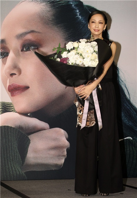 中岛美嘉冒着台风天来台宣布演唱记者会