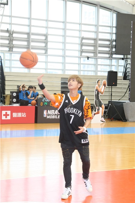 鼓鼓出席NBA球星见面会