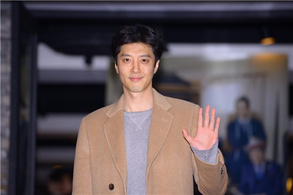 李东健、赵伦熙、显佑、李世英等出席《月桂树西装店的绅士们》终放宴