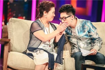 金志文母跪校长 才子哭成泪人儿