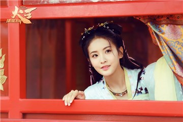赖雨蒙饰演李盈