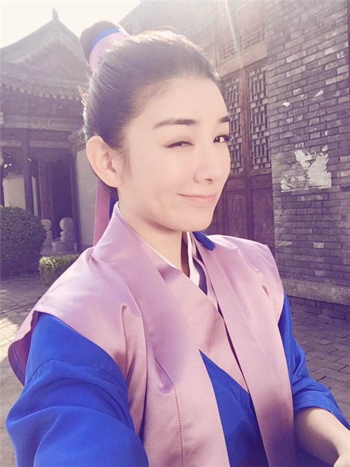 黄奕微博晒古装反串照 引发众人回忆杀