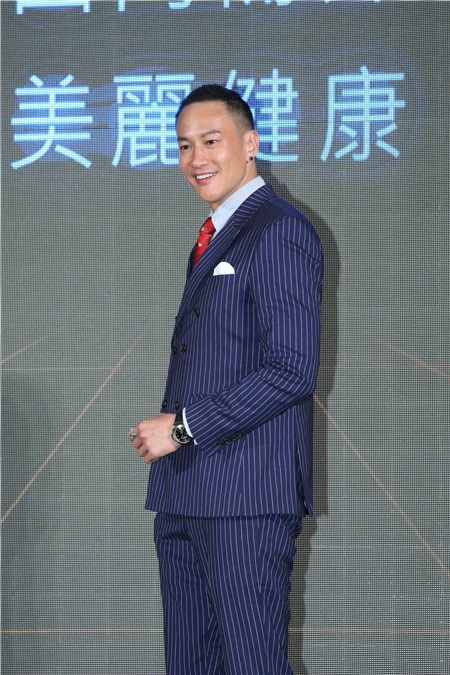 何润东出席医美品媒体茶会