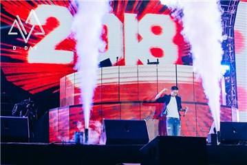 韩庚在D-DAY陪乐迷倒数跨年