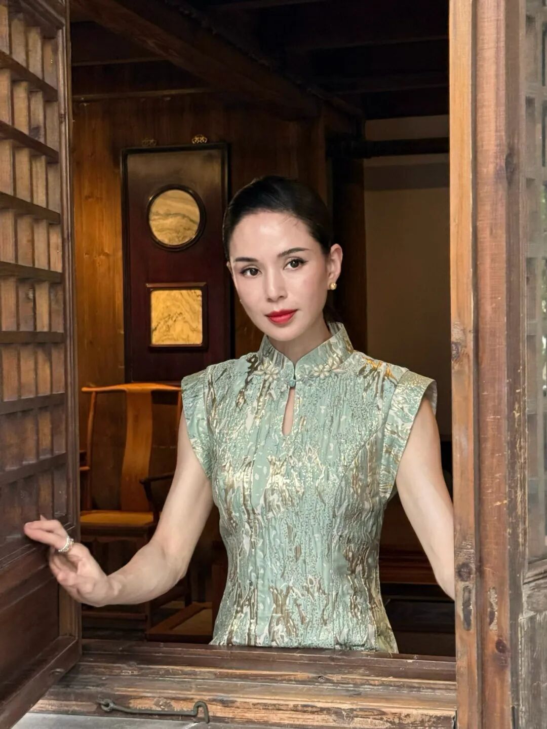 直面争议！李若彤霸气回怼短剧质疑：演员从不是天上神仙