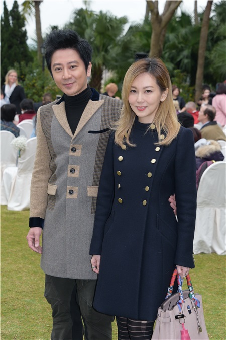陈明恩与舞蹈员Eddy举行西式草地婚礼 王祖蓝和亚男双双来祝贺