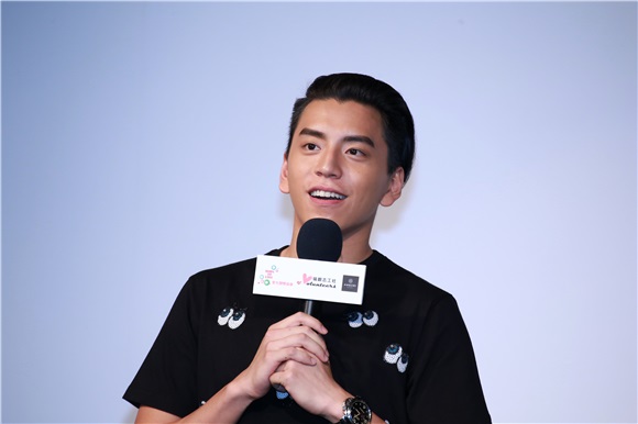 王大陆历经韩国失言风波今在台现身公益记者会
