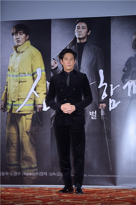 河正宇、车太贤等出席《与神同行》治作发布会