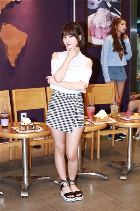 女团GFRIEND出席由台湾MTV综艺节目《我爱偶像》-playJ’s偶像周报