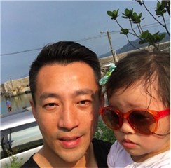女儿傻瓜再一枚 汪小菲感性发文：能保护她多久就多久
