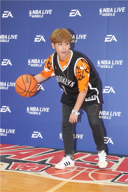 鼓鼓出席NBA球星见面会