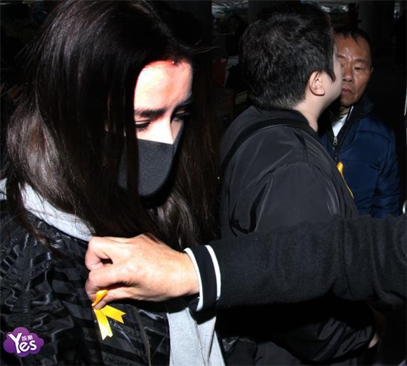〈Yes 台北现场〉吴克群母亲告别式 播放父母求婚视频感动落泪