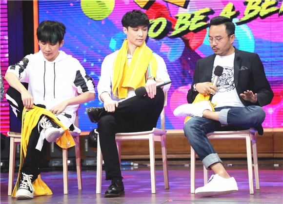 「小骄傲」张艺兴回「家」体检 马苏自曝是「金鱼记忆」?