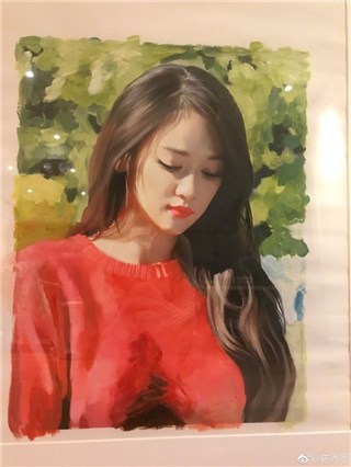陈乔恩的粉丝亲手画了油画送给偶像 粉丝笑说：胸部画大了