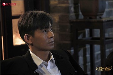 乔振宇饰演梅旸春先生