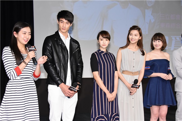 李沛旭、简宏霖、小薰、严正岚出席戏剧《只为你停留》首映会