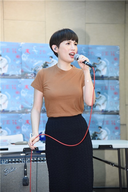 魏如萱为演唱会练团 乱弹阿翔探班打气