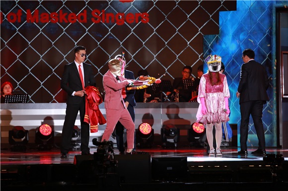 2016 DMC FESTIVAL《假面歌王》举行舞台 李在恩、Dana、金九拉、KCM等出席