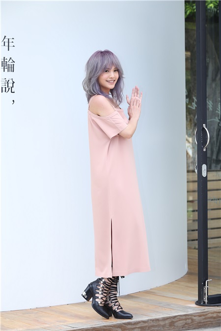 杨丞琳出席新专辑《年轮说》概念展揭幕活动