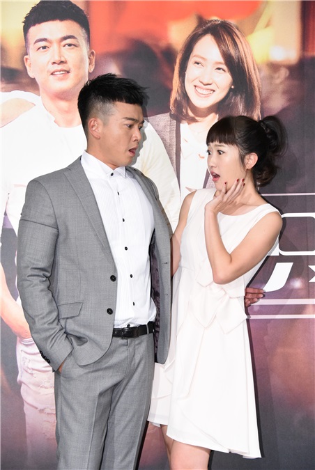 李沛旭、简宏霖、小薰、严正岚出席戏剧《只为你停留》首映会