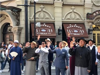 嘉宾入园游览体验