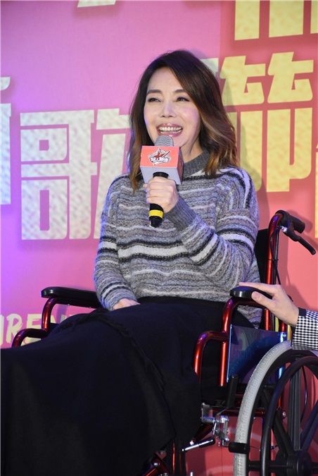 黄子佼、辛晓琪出席娱人制造新歌发布会