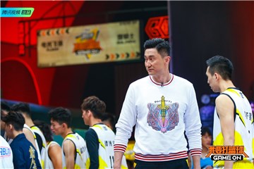 杜锋严格指教