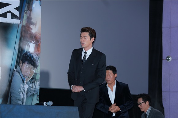 〈Yes 首尔现场〉电影《共助》首映  玄彬、允儿吸睛出席