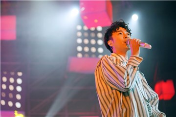 吴青峰
