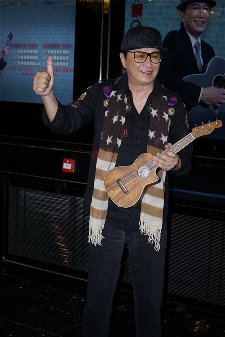 许冠杰与两个儿子、好友王敏德出席演唱会记者会