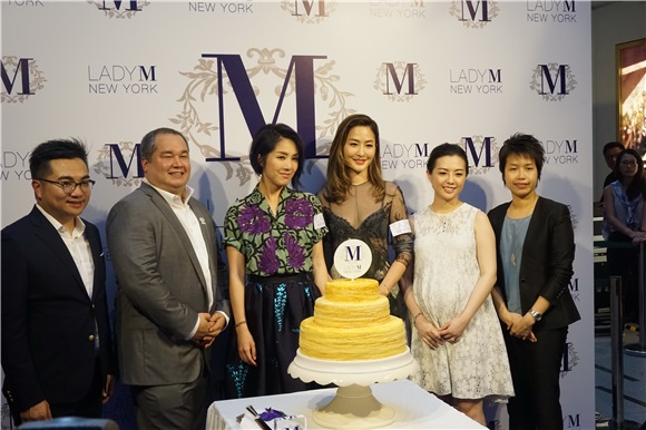 杨千嬅、周汶錡及黄佩霞出席甜品店开幕活动