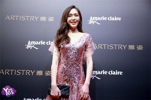 易烊千玺杨幂唐嫣Angelababy刘亦菲等出席嘉人盛典