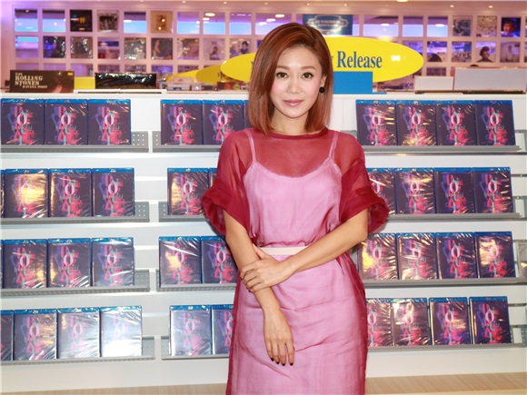 胡琳出席CD Warehouse 签名会