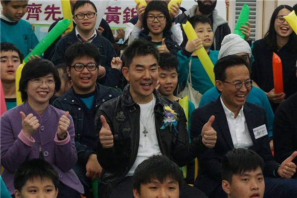 任贤齐参与学校公益活动