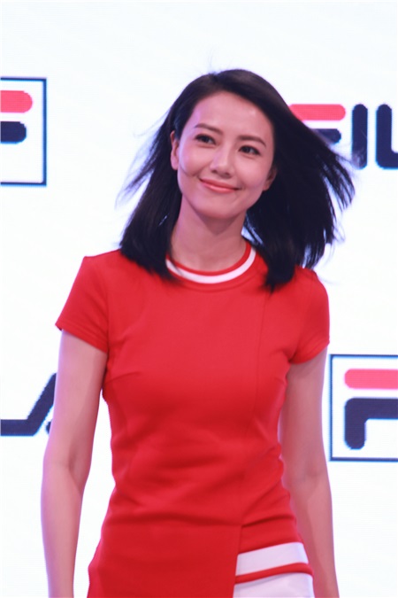 高圆圆出席某商场活动
