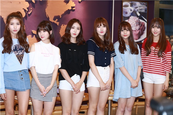女团GFRIEND出席由台湾MTV综艺节目《我爱偶像》-playJ’s偶像周报