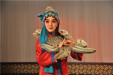 王晓晨京剧扮相