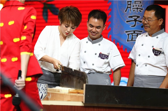 马丽变「弟控」拥抱严禹豪 明道重口自曝吃蝙蝠