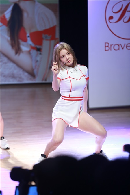 韩女团Brave Girls在首尔举行第3张迷你专辑《High Heels》Showcase